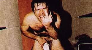 Bruce Dickinson protagoniza una escena de sexo FUE UN PERSONAJE PRINCIPAL EN LA PELÍCULA INCONCLUSA "DOPE OPERA"