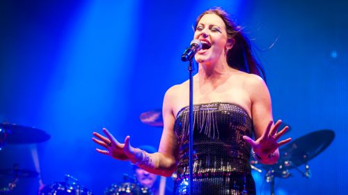 Floor Jansen (Nightwish) revela que está embarazada de mellizos: “Me han hecho un doble bombo” “AL NIÑO LE PONDRÉ NEMO Y A LA NIÑA AMARANTH”, DESVELA LA CANTANTE